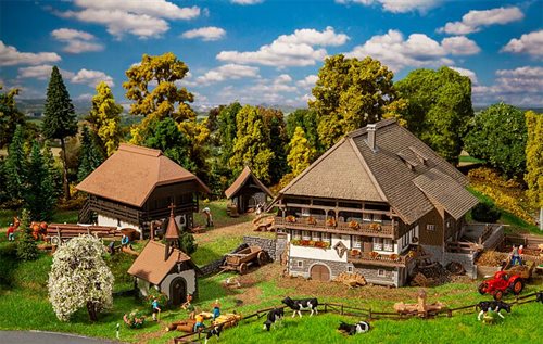 Faller 130677 4-teiliges Schwarzwälder Bauernhaus, Epoche I