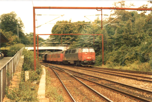 McK 5309AC DSB MZ 1417 Rot/Schwarz, große Zahlen auf den Fronten, Pflüge, ITC, Anschlüsse, Blitz der Abschlussanzeige, AC digital mit Ton