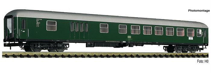 Fleischmann 863924 Schnellzugwagen 2. Klasse mit Paketabteilung der DB, Epoche IV, Spur N