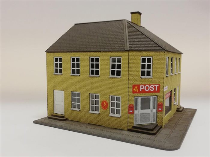 Hobbytrade 87208 Postamt aus gelben Steinen, lasergeschnitten, H0